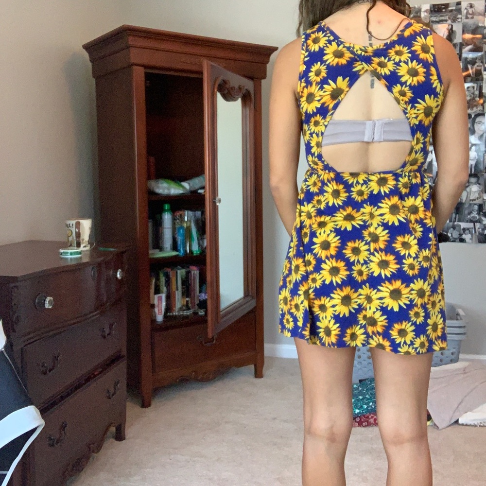 Dress - Picture 2 of 2